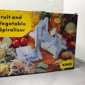 White Fruit and Vegetable Spiralizer